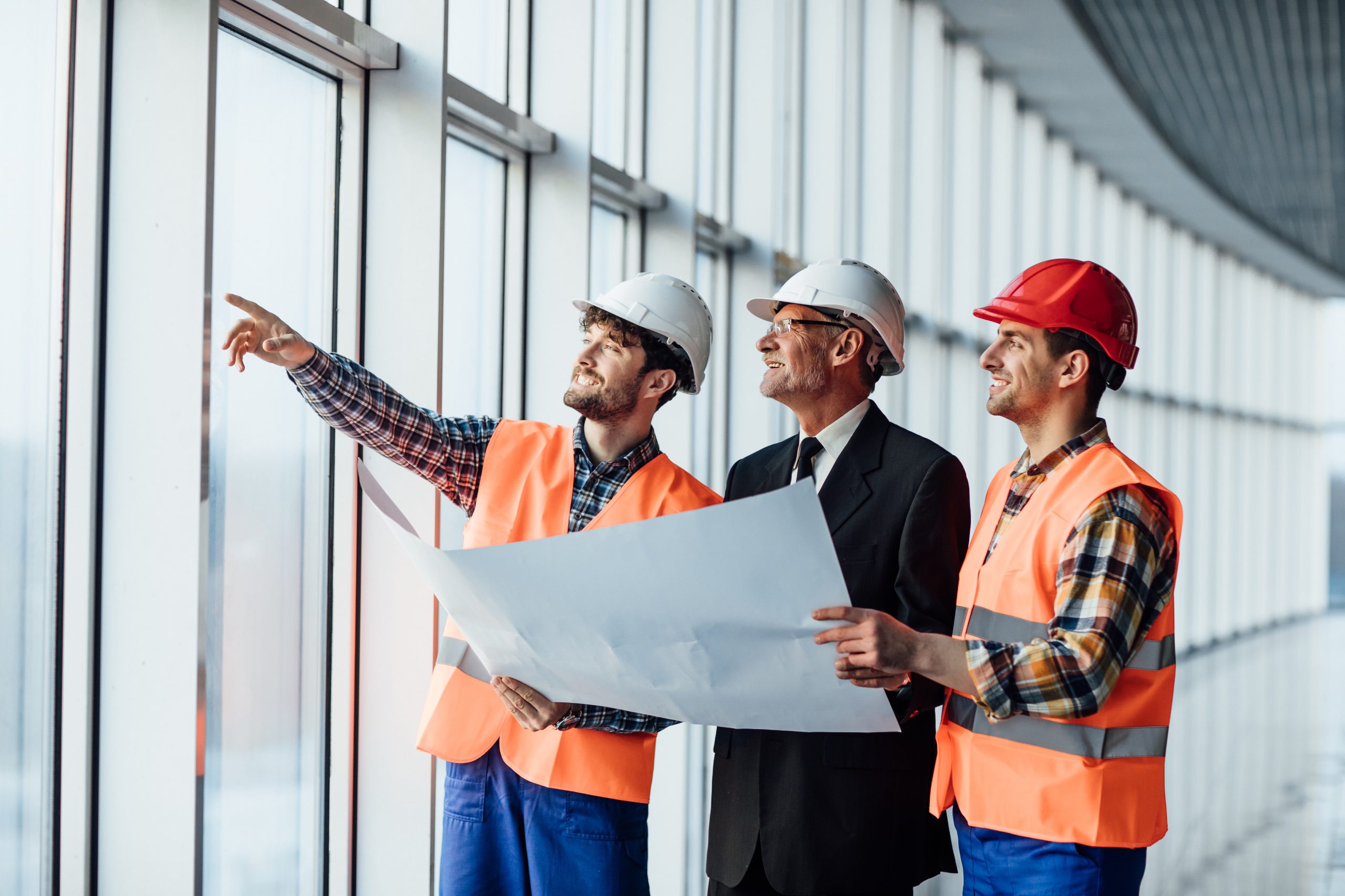 Como escolher o capacete ideal para obras seguras